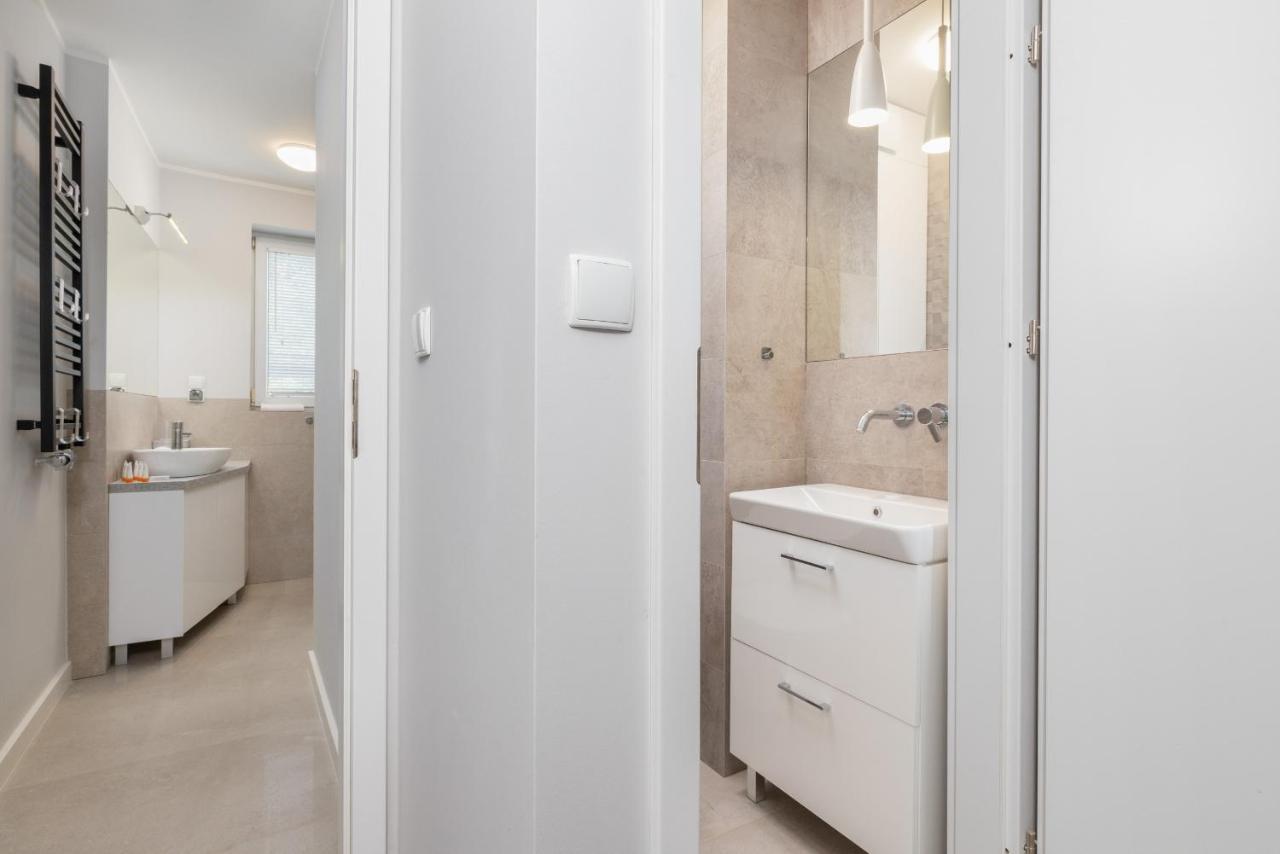 Gdanska Two-Bedroom Apartment Brzezno Beach By Noclegi Renters Ngoại thất bức ảnh